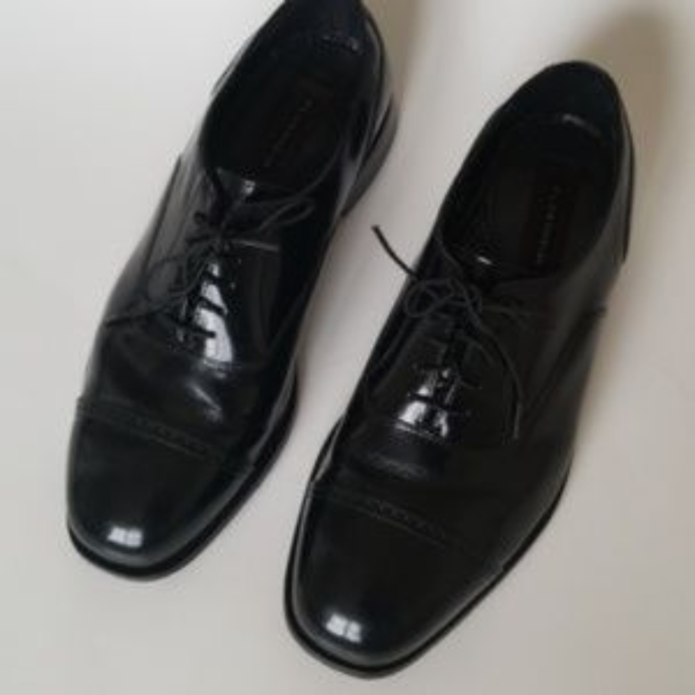 Florsheim black wingtip men's shoes size 9.5 A2